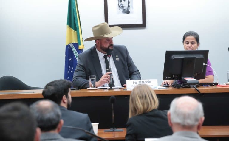 Debatedores defendem penas mais rígidas para receptadores de cargas roubadas Fonte: Agência Câmara de Notícias